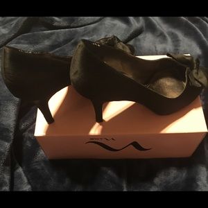 Nina, Beautiful Satin Black Heels Size10, open-toe